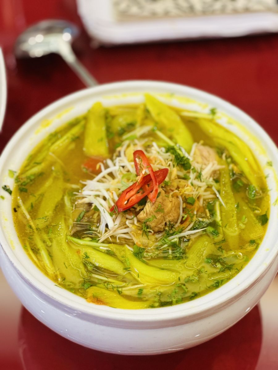 Canh chua cá Nam Bộ